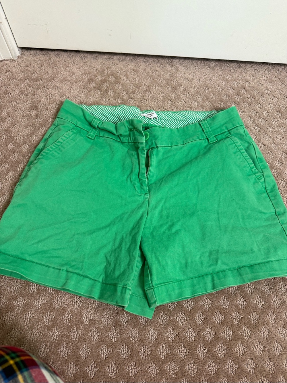 crown & ivy Bright Green Women's Chino Shorts